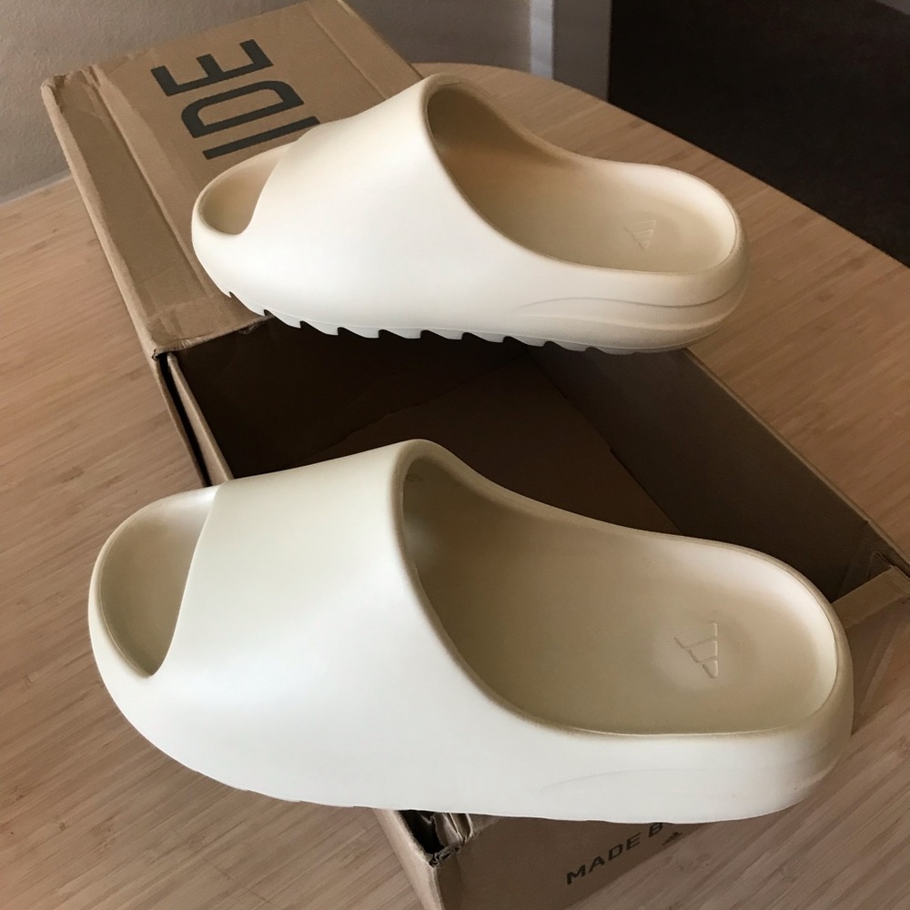 Adidas Yeezy Slides - Bone